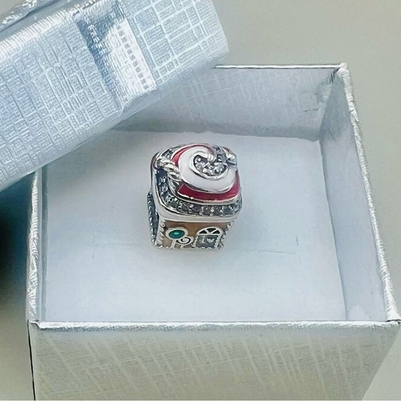 Holiday Gingerbread House Sterling Silver S925 Charm with Gift Box NEW - Picture 4 of 9